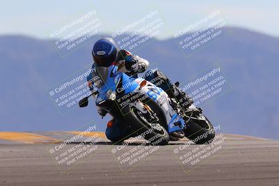 media/Nov-05-2022-SoCal Trackdays (Sat) [[f8d9b725ab]]/Turn 9 (110pm)/